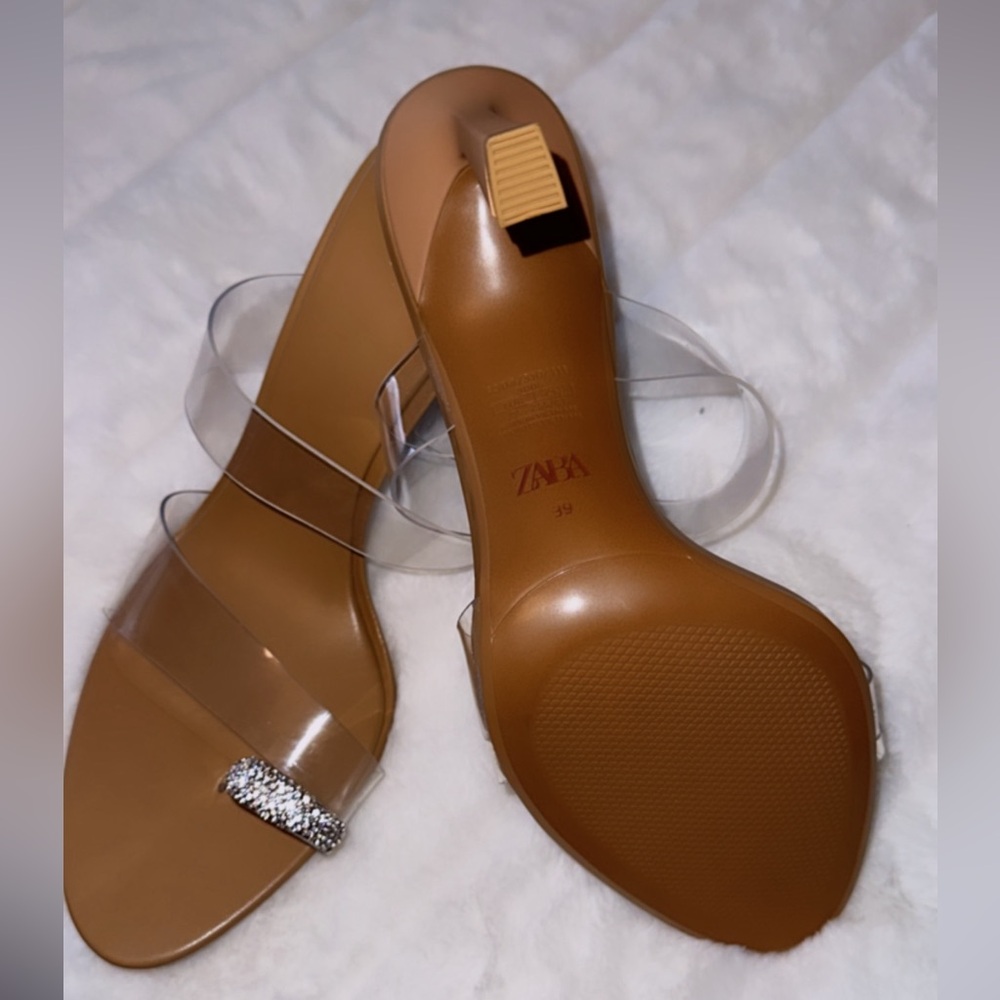 beautiful zara sandals new, unused, very beautiful and chic women